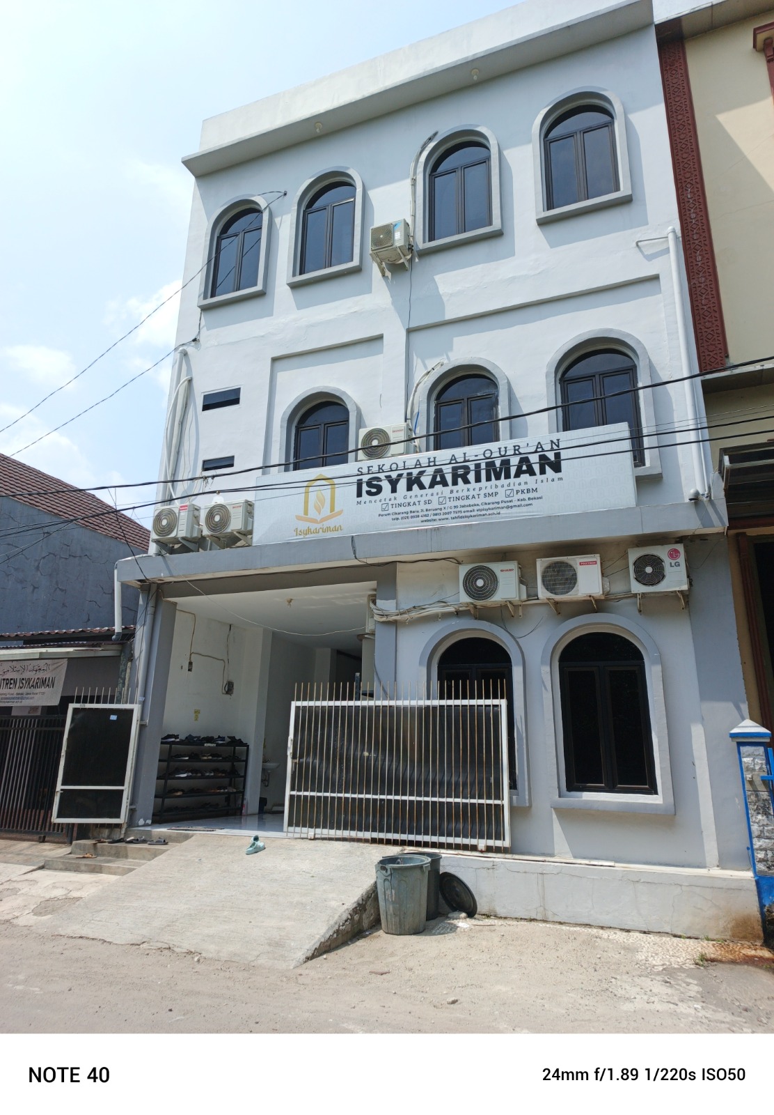 Gedung Sekolah Tahfizh Plus Isykariman Bekasi