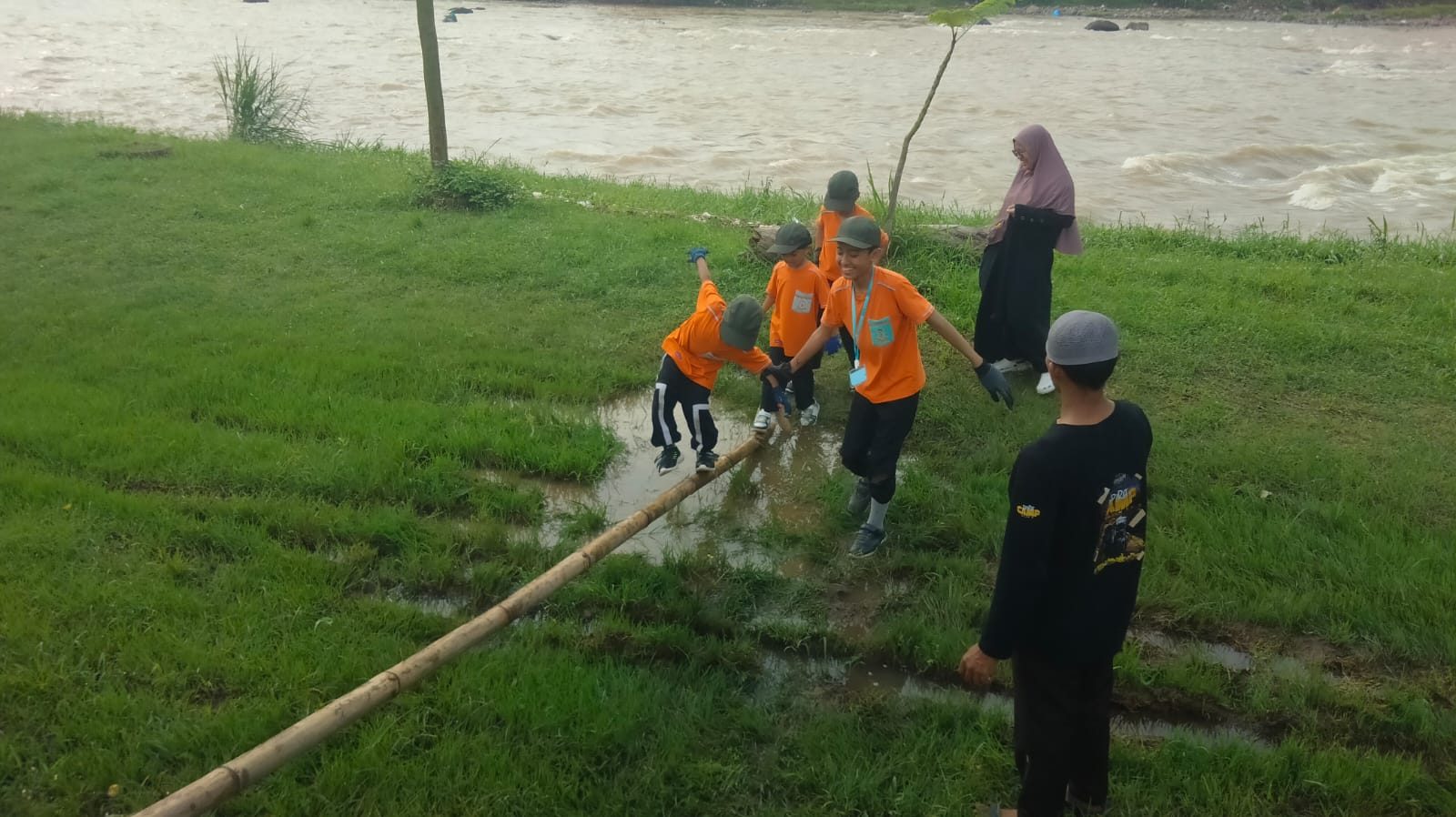 Kegiatan siswa STP Isykariman Bekasi 2